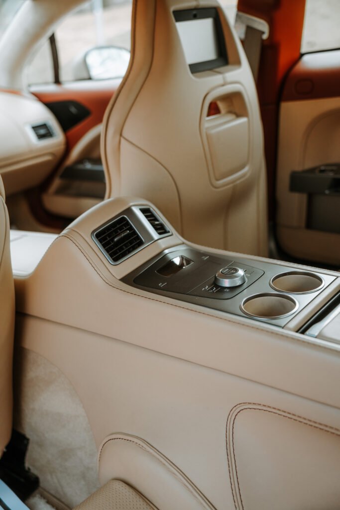 Aston Martin Rapide S - wynajem samochodu premium - Kraków i Zakopane - zdjęcie 9