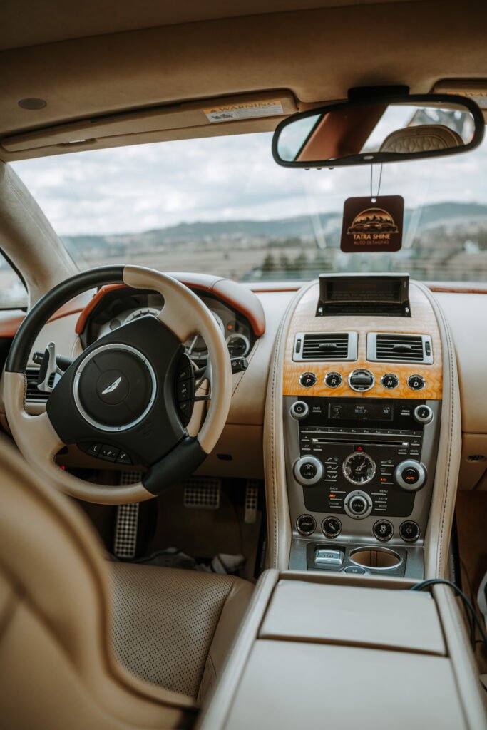 Aston Martin Rapide S - wynajem samochodu premium - Kraków i Zakopane - zdjęcie 10
