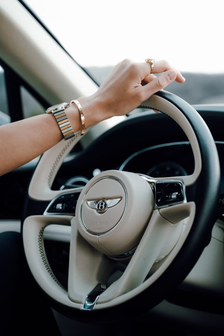 Bentley Bentayga - wynajem samochodu premium - Kraków i Zakopane - zdjęcie 2