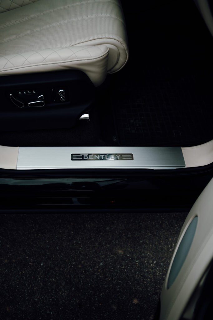 Bentley Bentayga - wynajem samochodu premium - Kraków i Zakopane - zdjęcie 7