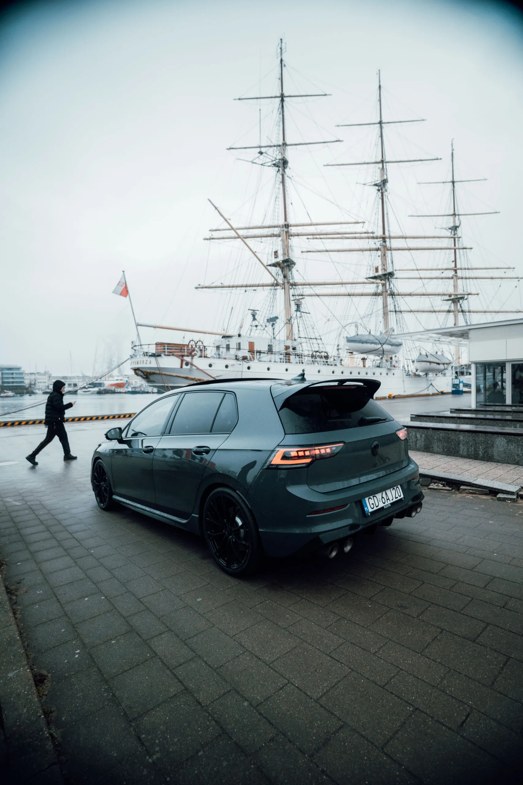 Golf 8R Black Edition - wynajem samochodu premium - Kraków i Zakopane