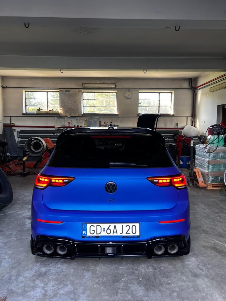 Golf 8R Black Edition - wynajem samochodu premium - Kraków i Zakopane - zdjęcie 3