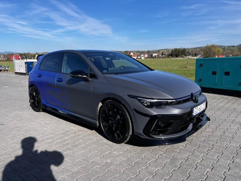 Golf 8R Black Edition - wynajem samochodu premium - Kraków i Zakopane - zdjęcie 5