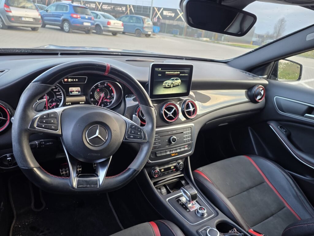 Mercedes GLA 45 AMG 2016 - wynajem samochodu premium - Kraków i Zakopane - zdjęcie 6