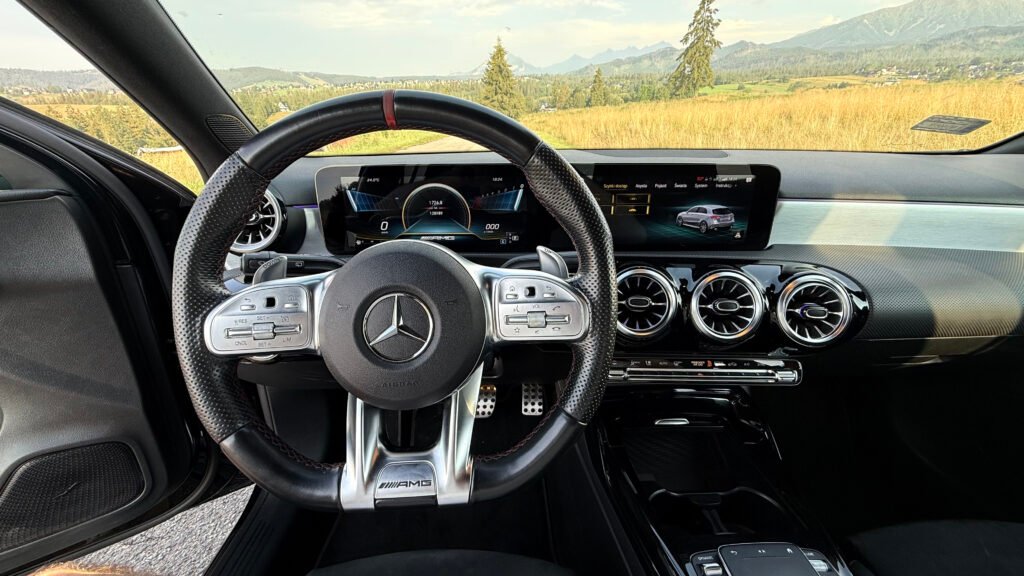 Mercedes A35 AMG 2021 - wynajem samochodu premium - Kraków i Zakopane - zdjęcie 4