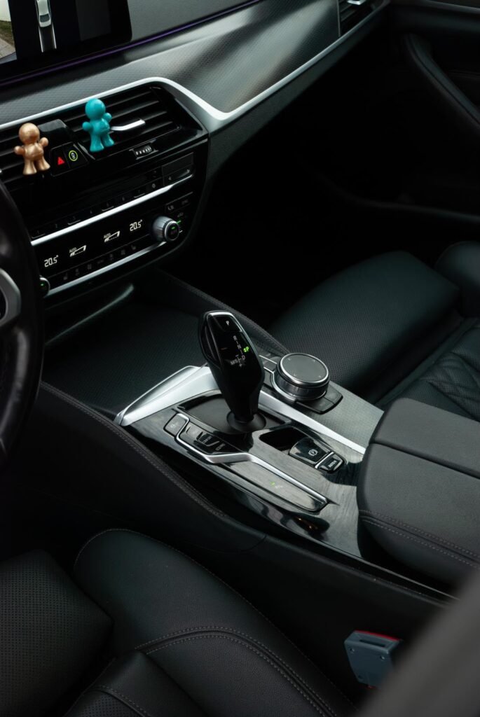 BMW 5 G30 LCI - wynajem samochodu premium - Kraków i Zakopane - zdjęcie 6